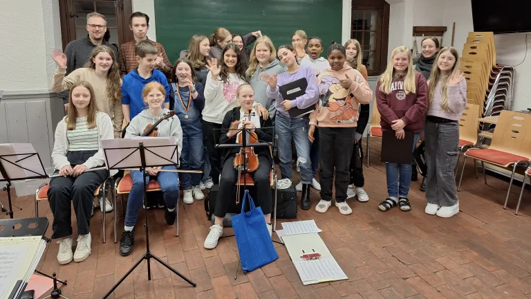 Gruppenbild im Probenraum