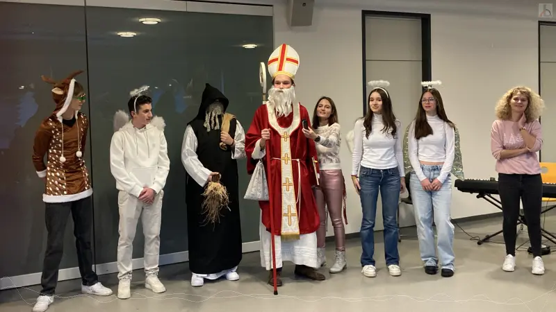 Der Nikolaus und sein Team