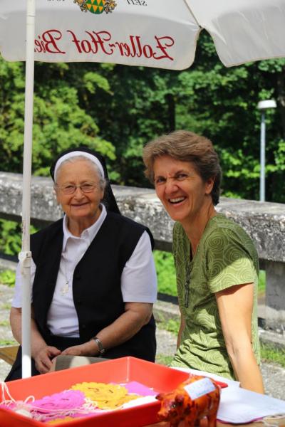 Eine Schwester und Frau Fürst