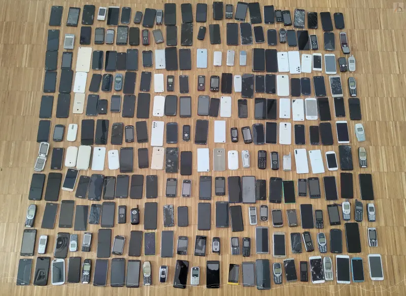 23 x 11 Handys - Foto: Hiestand