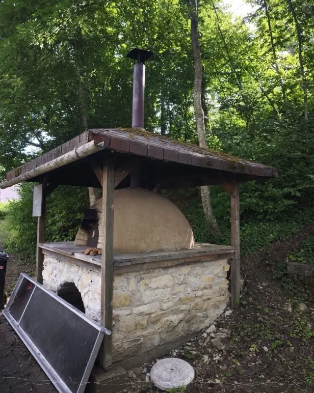 Der Lehmbackofen vor der Sanierung