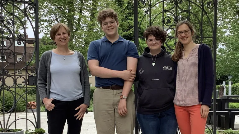 Frau Hader, Jannik, Laura und Frau von Flotow