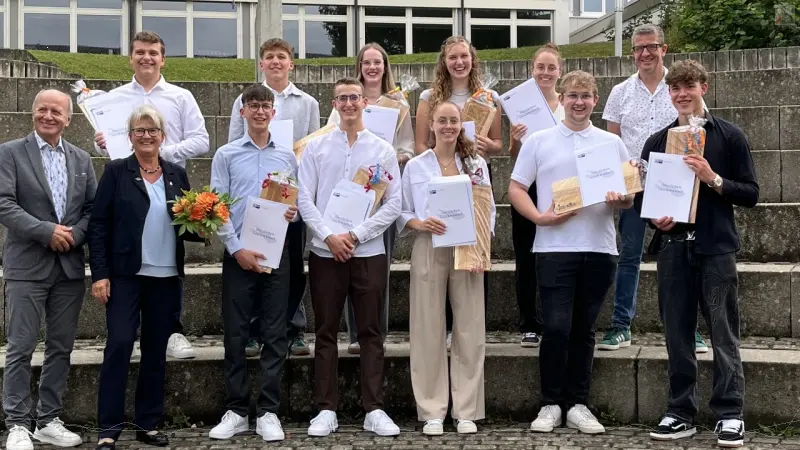 Gruppenbild der GesellInnen 2025