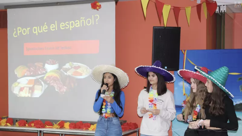 Warum man spanisch lernen sollte - die Mädels präsentieren!