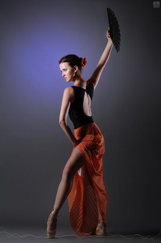 Flamencotänzerin mit Fächer