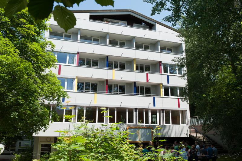 Schlerhaus von auen