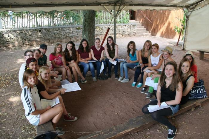 Schülergruppe in Taizé