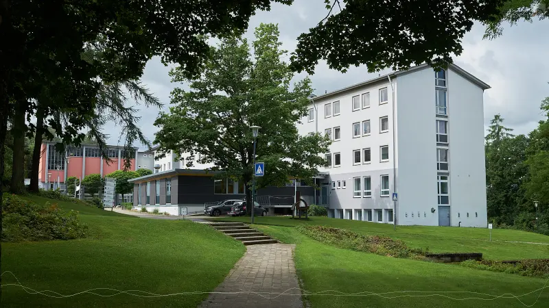 Auf dem Weg vom Parkplatz zum Lize