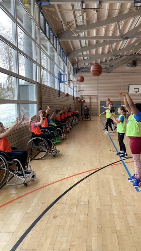 Ballspiel mit Handycap
