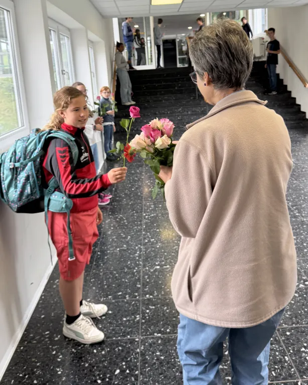 Spalier f�r Frau Gut