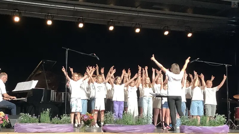 Die 6er singen für Herrn Eisen