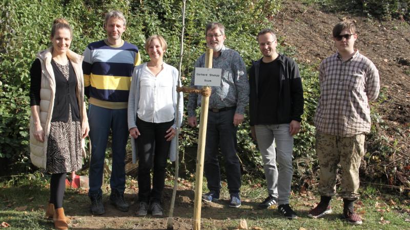 AK kofair pflanzt Baum fr Gerhard Stumpp