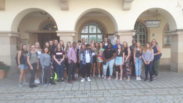 Gruppenbild vor dem Sigmaringer Rathaus