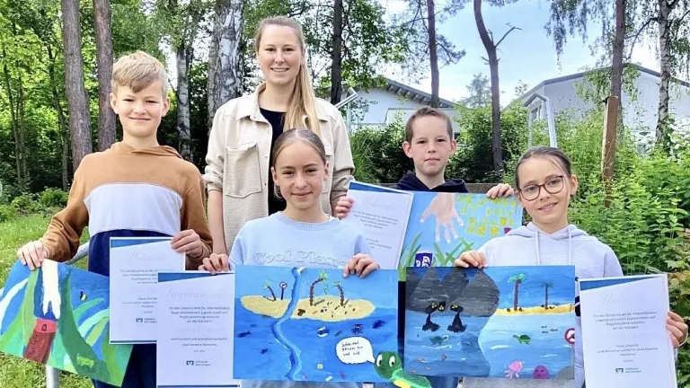 Frau Jäger und ihre kreativsten SchülerInnen