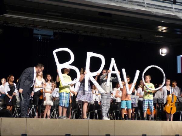 Große Buchstaben: BRAVO
